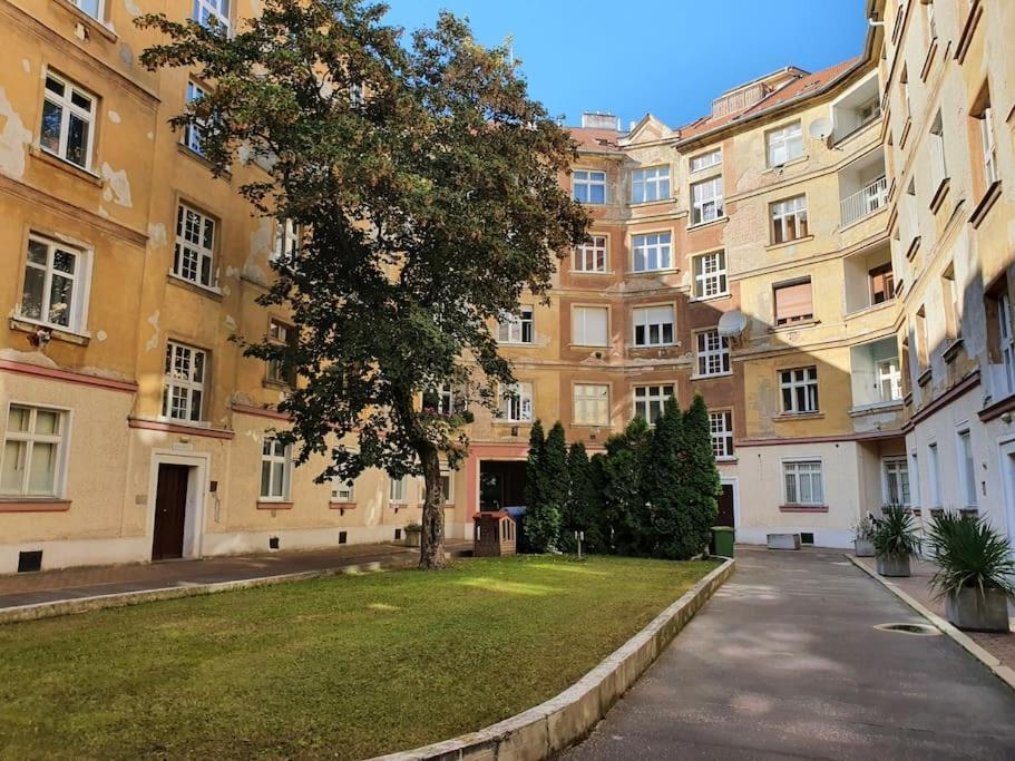 Lovely & Unique Apt In The Historic Center. Pressburg Exterior foto